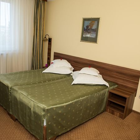 Hotel Lyra Gran Varadino Esterno foto