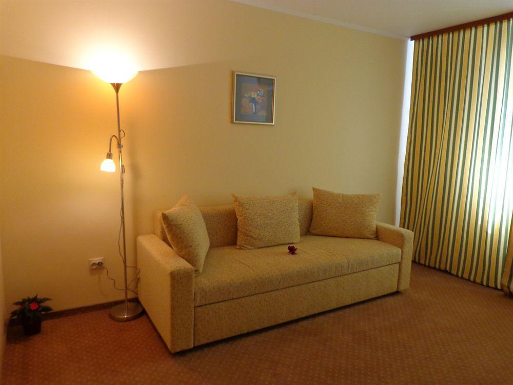 Hotel Lyra Gran Varadino Esterno foto