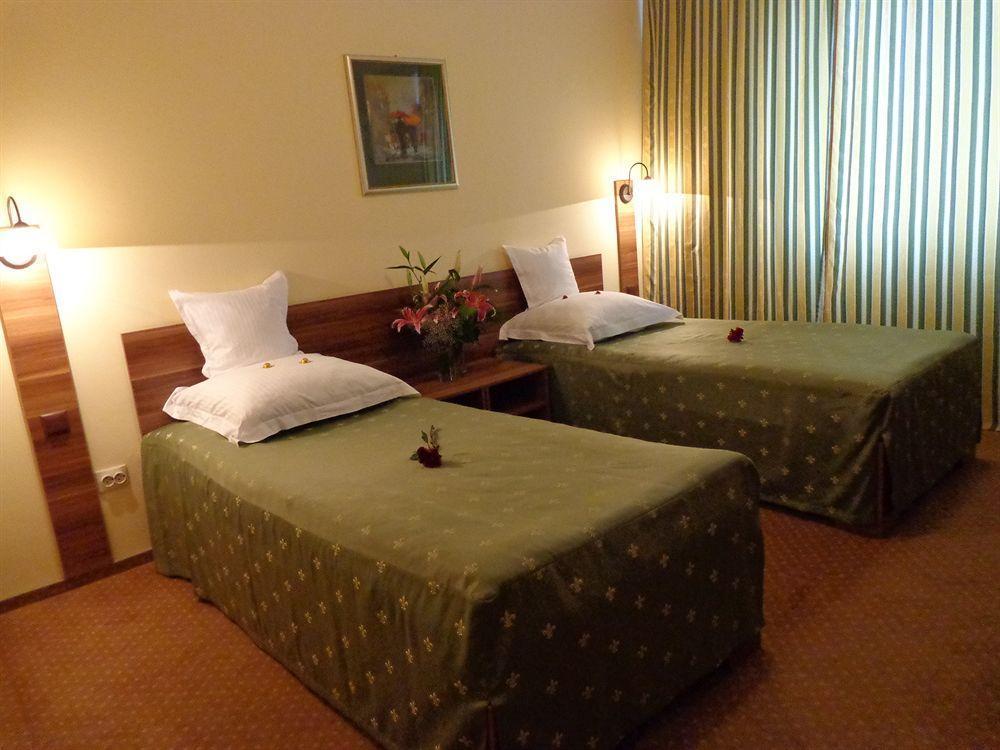 Hotel Lyra Gran Varadino Esterno foto