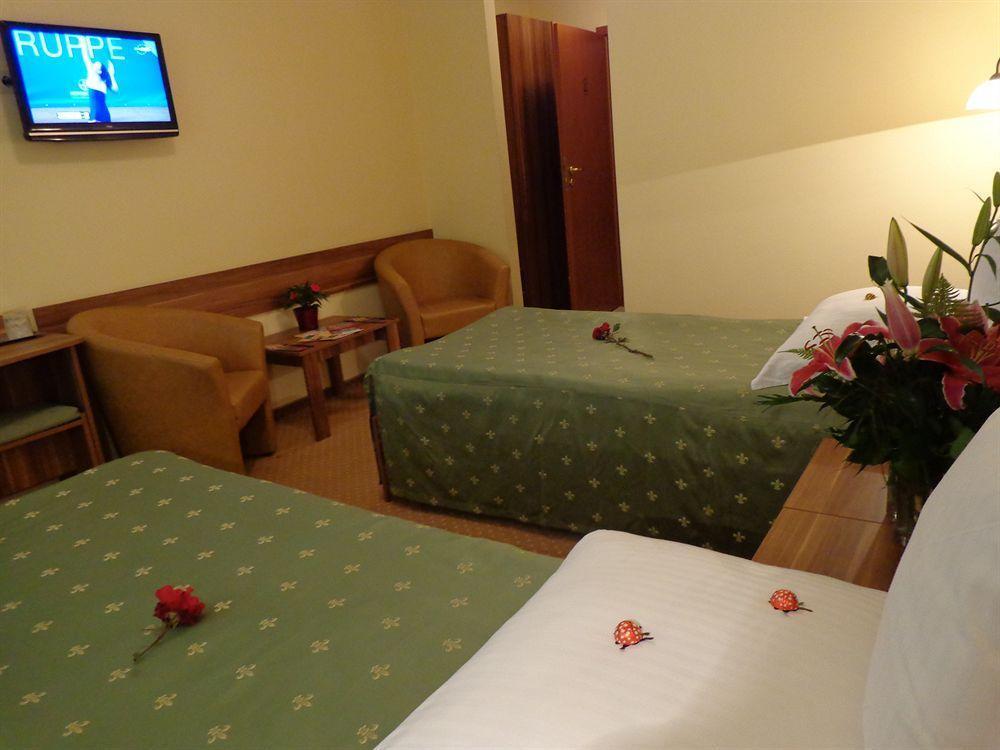 Hotel Lyra Gran Varadino Esterno foto