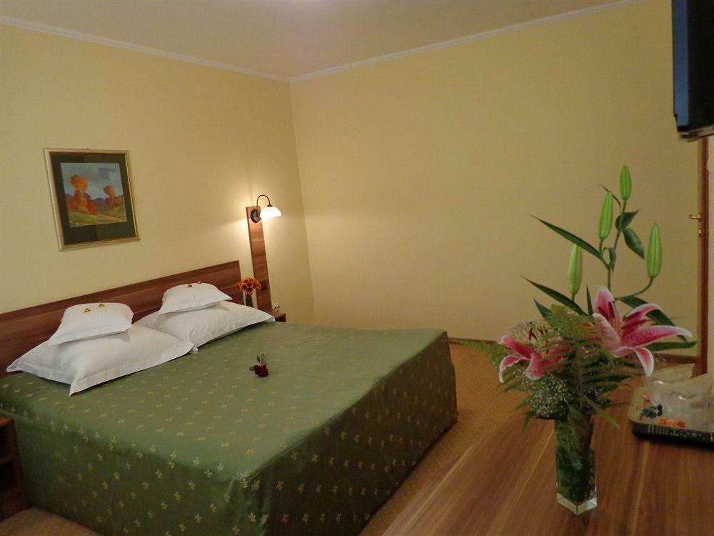 Hotel Lyra Gran Varadino Esterno foto