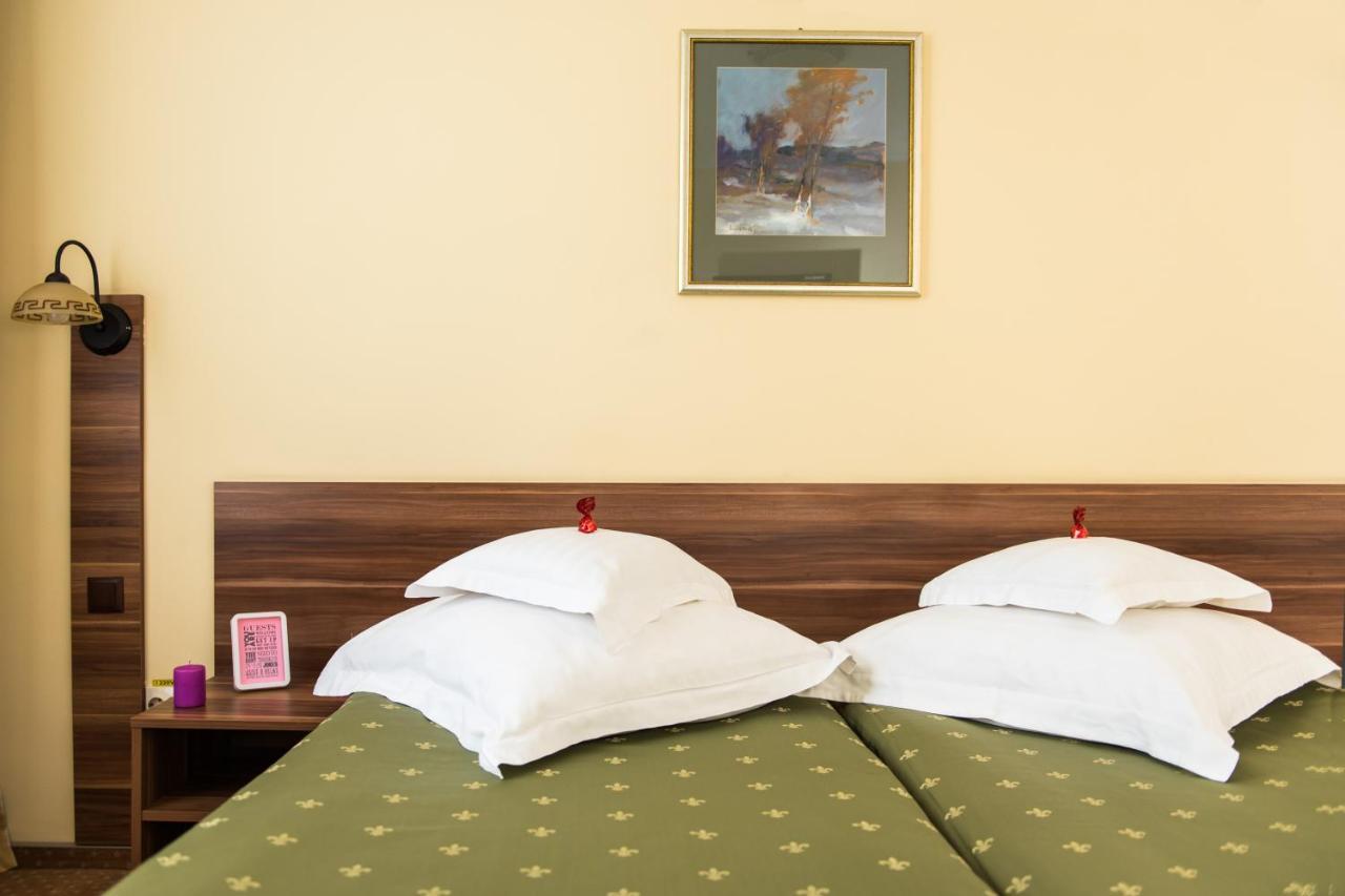 Hotel Lyra Gran Varadino Esterno foto
